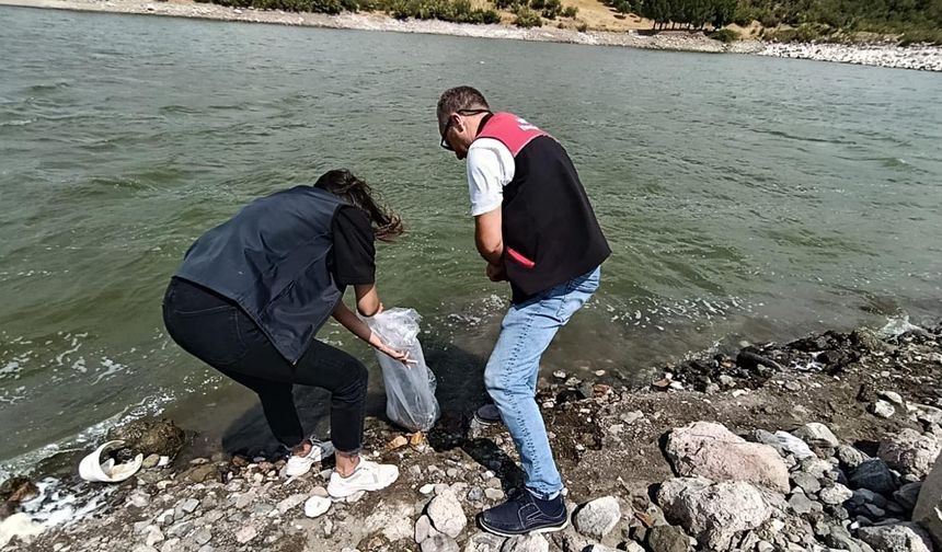Balıkesir'deki göletlere yavru balık saldılar