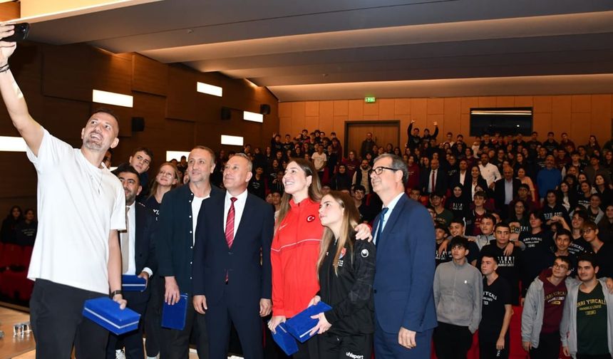 Sporun Zirvesinden Gençlere İlham Veren Hikayeler