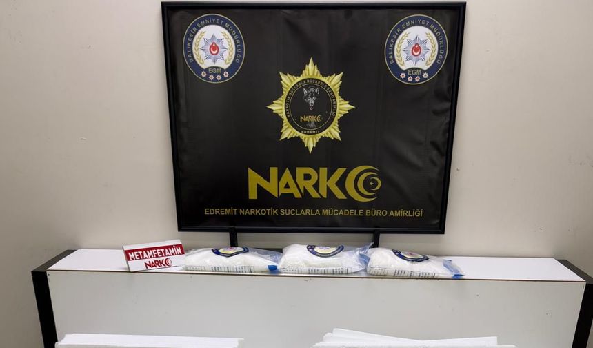 İnşaat İşçisi Kılığında 3 Kilo Metamfetaminle Yakalandı