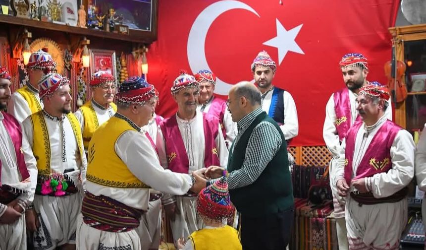 Vali Ustaoğlu Barana Meclisinde Yüzyıllık Gelenekle Buluştu