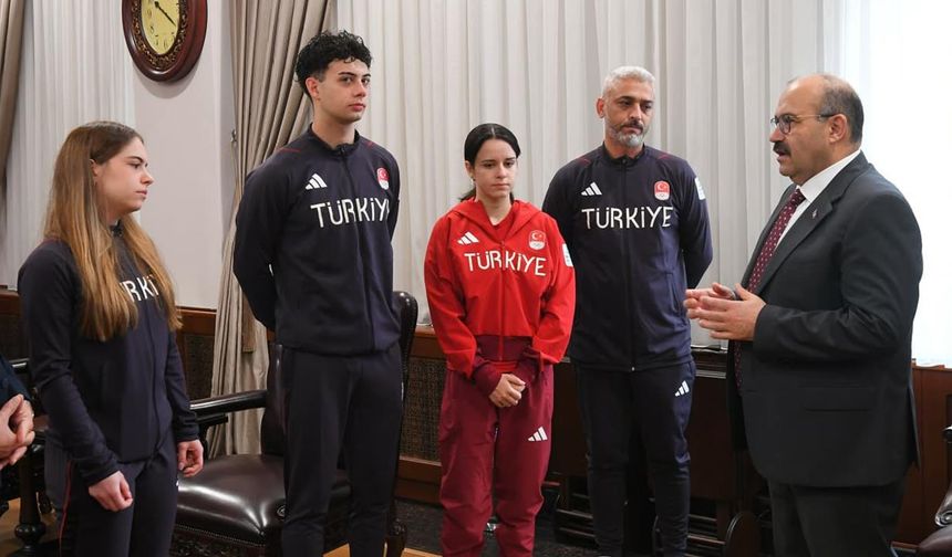 Balıkesir’in Gururları Vali Ustaoğlu’nu Ziyaret Etti