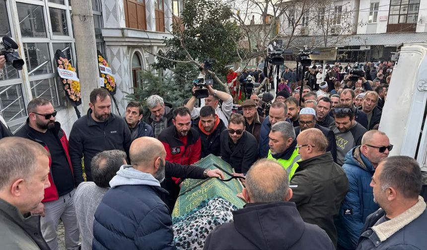 Elif Kumal cenazesinde duygusal anlar