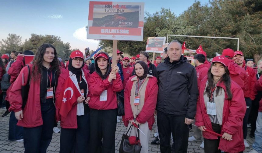 Balıkesirli gençler 57. Alay Vefa Yürüyüşü’nde tarihle buluştu