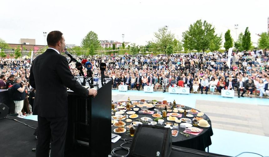 Balıkesir GastroFest, Ahmet Akın'a desteğe dönüştü