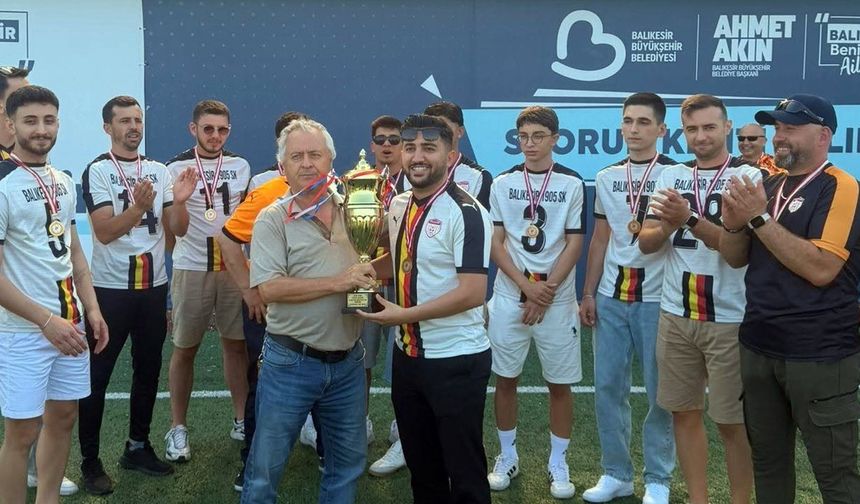 Balıkesir'in Galatasaray'ı ilk sezonunda şampiyon