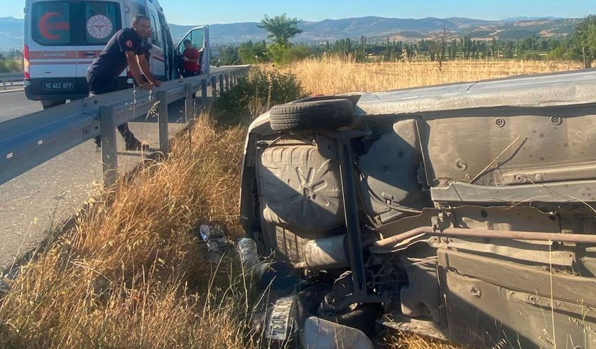 Bigadiç'te feci kaza. Otomobil şarampole uçtu
