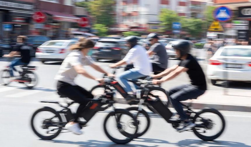 ŞEHİR İÇİ YOLLARDA BÜYÜYEN TEHLİKE…