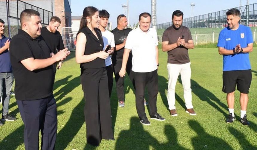 BALIKESİR'İN ALTIN KIZINDAN BAL-KES'E DESTEK ZİYARETİ