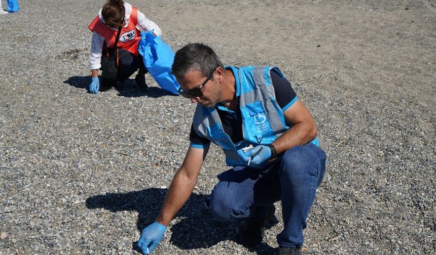 Çöp toplama işini cadde ve sokaklarda yapsaydınız keşke!